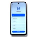 Screen shows a mobile app language picker with 'Valige keel' and options: Eesti selected, more languages, Azerbaijani, Malayu, Bosanski; 'Järgimine' button at bottom