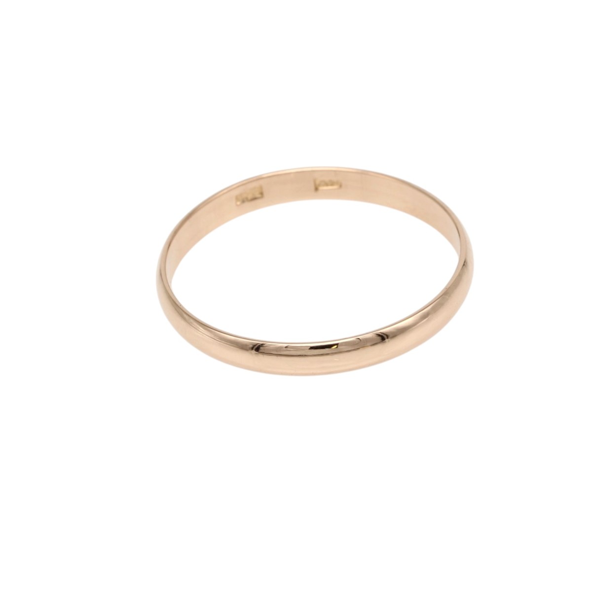 a6467796330f2fcaeefab1eefbb3e82ejpg - Mezola OÜ Gold wedding band with a smooth, polished surface on a white background.